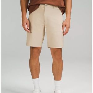 Lululemon Commission Classic-Fit Short 9” Warpstreme - Trench - 32” Waist